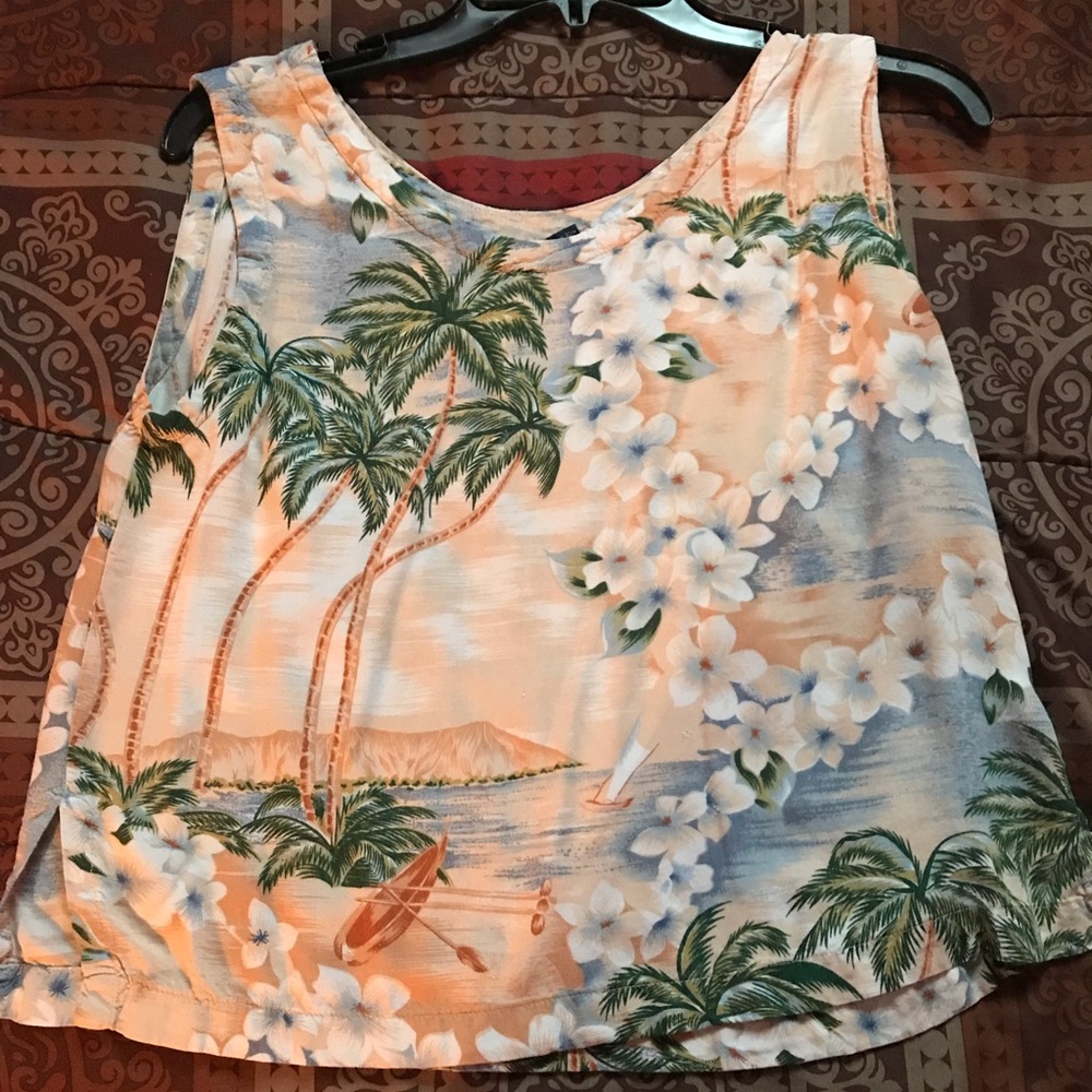 Women’s Hawaii top